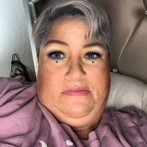 Meet your Posher, Carrie